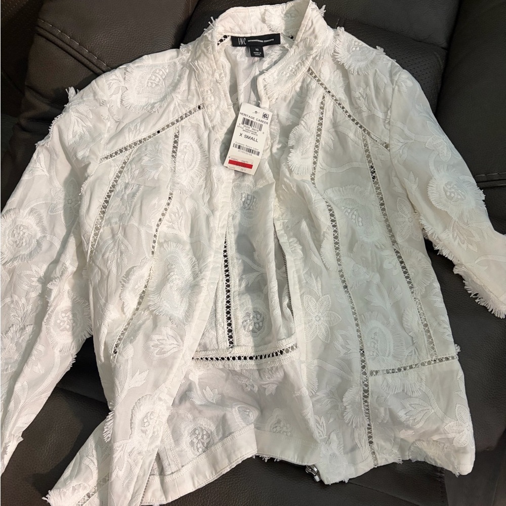 Heritage White Lace-Panel Cropped Jacket